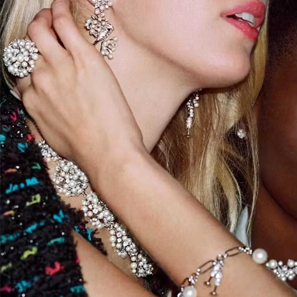 🔹️Kate Spade 🔹️Cheers to That Silver Charm Bracelet - Picture 3 of 7